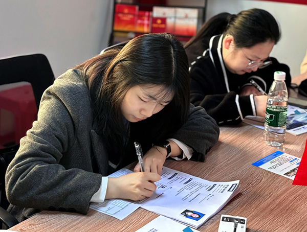 上饶师范学院到高瑞光电开展校企合作调研